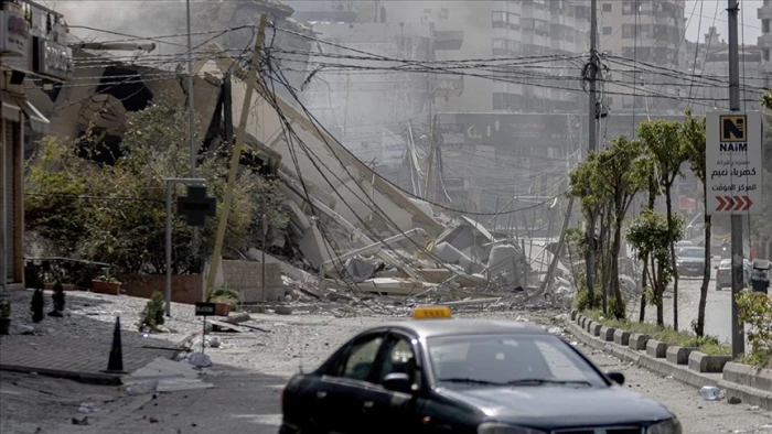G&Uuml;NCELLEME - İsrail ordusu Beyrut'un g&uuml;neyindeki Dahiye b&ouml;lgesine hava saldırıları d&uuml;zenledi