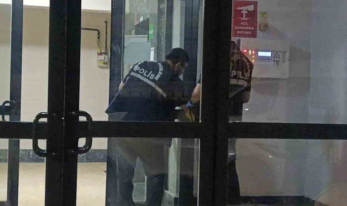 G&Uuml;NCELLEME - Sultangazi'de kaza sonrası cinayetle biten kavgada g&ouml;zaltına alınan 12 ş&uuml;pheli adliyede