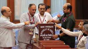 Hindistan'da genel seçimlerin 2'nci aşamasında oy verme işlemi başladı