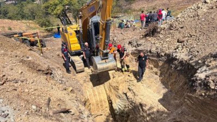 Hindistan'da inşaat sahasında g&ouml;&ccedil;&uuml;k meydana geldi, 7 iş&ccedil;i hayatını kaybetti