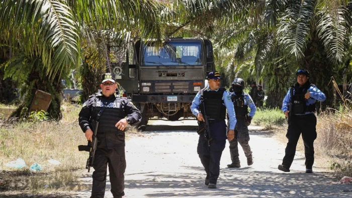 Honduras'ın kuzeyinde d&uuml;zenlenen 2 ayrı saldırıda 6'sı polis 24 kişi &ouml;ld&uuml;r&uuml;ld&uuml;