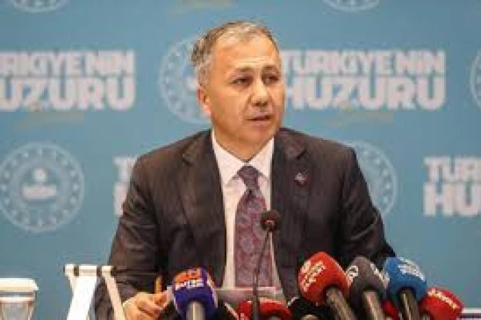 İçişleri Bakanı Yerlikaya, Sahil Güvenlik Komutanlığının kuruluş yıl dönümünü kutladı.