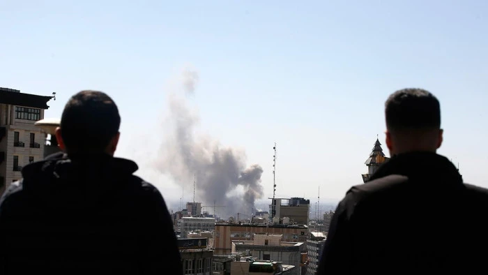 İran basını: Basra K&ouml;rfezi'ndeki Lavan Adası'ndaki rafineride kaynağı hen&uuml;z bilinmeyen patlama oldu