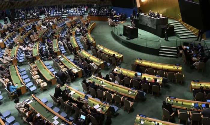 İran, BMGK'de "K&ouml;rfez &uuml;lkelerine f&uuml;ze atmasının kınandığı" karar tasarısının kabul edilmesine tepki g&ouml;sterdi