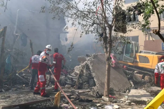 İran&rsquo;da ABD-İsrail saldırılarından kalan m&uuml;himmatın imhası esnasında patlaması sonucu 1 kişi &ouml;ld&uuml;