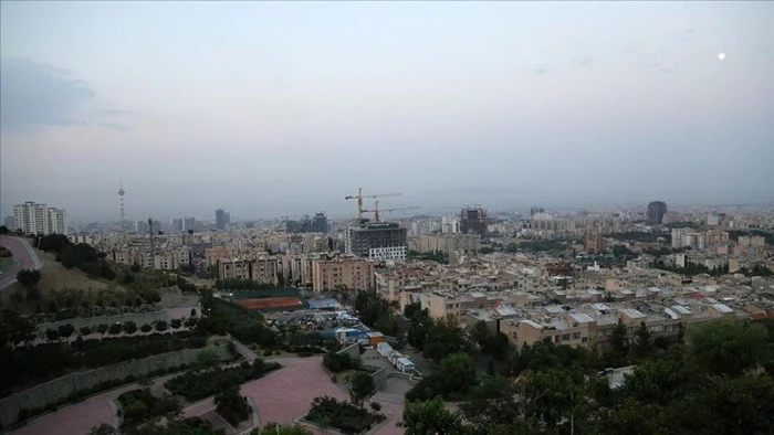 İran'ın başkenti Tahran'da yeniden patlama sesleri duyuldu