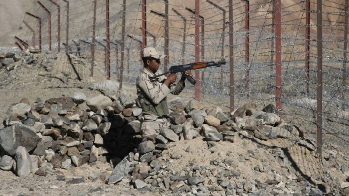 İran'ın Pakistan sınırında düzenlenen silahlı saldırıda 3 İran askeri öldü