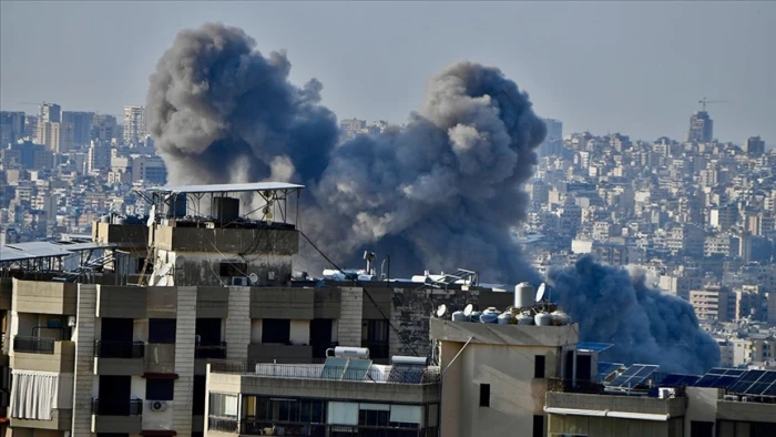 İsrail ordusu L&uuml;bnan'ın başkenti Beyrut'a hava saldırıları d&uuml;zenliyor