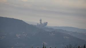 İsrail ordusu, Lübnan'ın güneyinde Hizbullah'a ait 3 bölgeye saldırılar düzenlediğini duyurdu