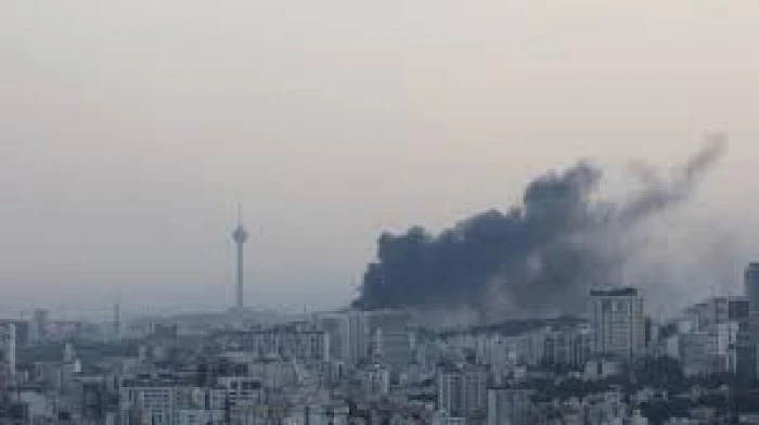 İsrail ordusu,  Tahran'a yeni hava saldırıları başlattığını duyurdu