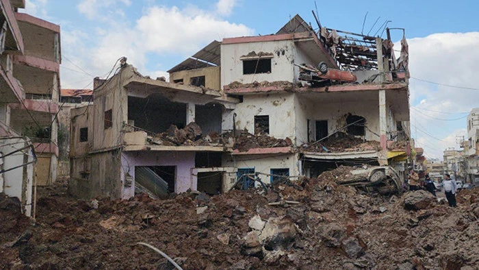 İsrail ordusunun L&uuml;bnan'ın g&uuml;neyindeki 2 beldeye d&uuml;zenlediği hava saldırılarında 16 kişi &ouml;ld&uuml;