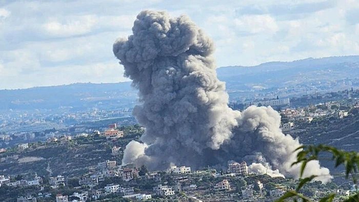 İsrail'in, L&uuml;bnan&rsquo;ın g&uuml;neyine d&uuml;zenlediği hava saldırısında 2 sağlık g&ouml;revlisi &ouml;ld&uuml;