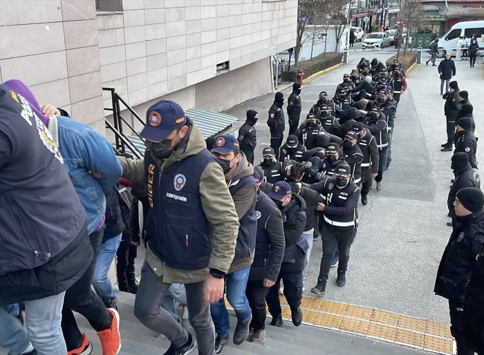 İstanbul merkezli yasa dışı bahis operasyonunda 24 ş&uuml;pheli yakalandı
