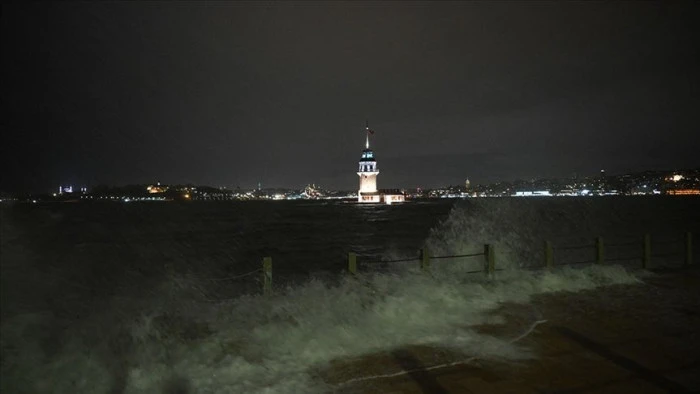 İstanbul Valiliğinden akşam saatleri i&ccedil;in yağış uyarısı