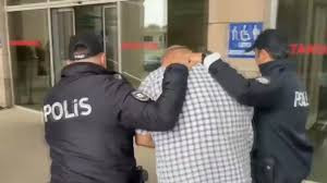 İstanbul'da bir okulda öğretmene yumruk atan veli yakalandı