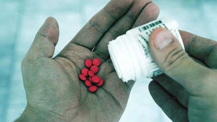 İstanbul'da kargoyla g&ouml;nderilen buzdolabına gizlenmiş 28 kilo 150 gram uyuşturucu ele ge&ccedil;irildi