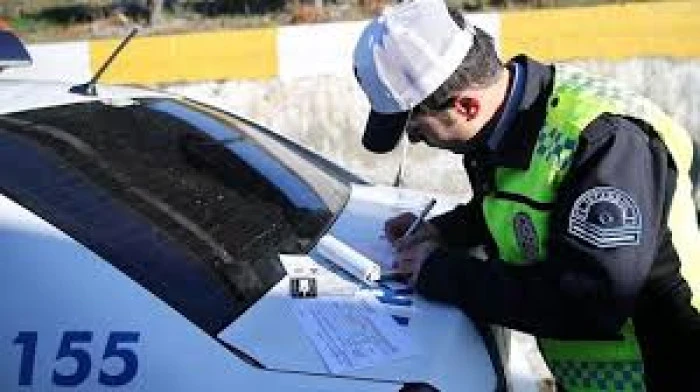 İstanbul'da trafik kurallarını ihlal eden 2 sürücüye 97 bin 557 lira para cezası