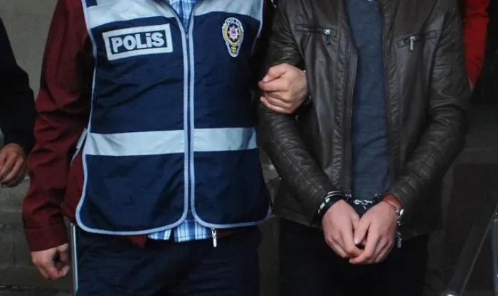 Kadık&ouml;y'de uyuşturucu ticareti yaptığı belirlenen ş&uuml;pheli tutuklandı
