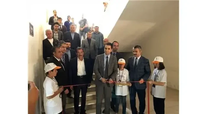 Kale&rsquo;de T&Uuml;BİTAK 4006 Bilim Fuarı a&ccedil;ıldı