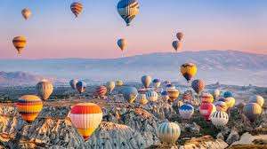 Kapadokya'da balon turları rüzgar nedeniyle hafta sonuna kadar ertelendi