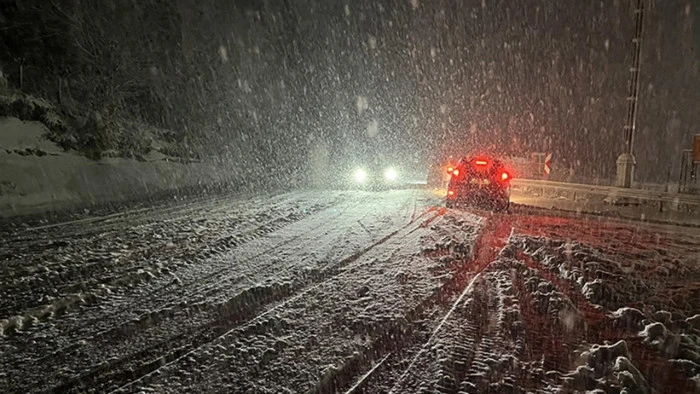 Kars'ta kar nedeniyle 20 k&ouml;y yolunda ulaşım sağlanamıyor