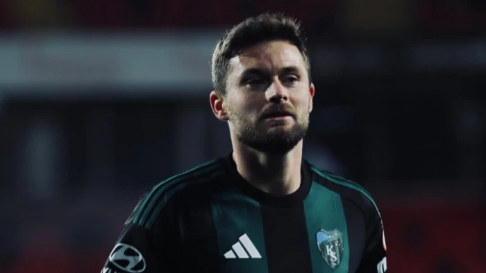 Kocaelispor'da orta saha oyuncusu Linetty'nin s&ouml;zleşmesi uzatıldı