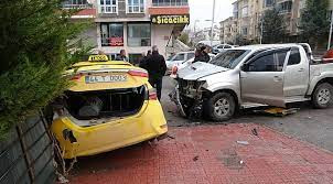 Malatya'da 3 aracın karıştığı kazada 1 kişi yaralandı
