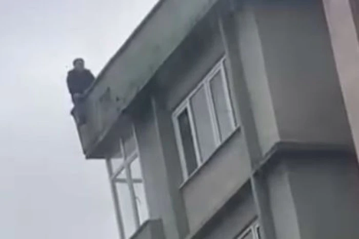 Mersin'de 3 &ccedil;ocuk annesi, kendisini bı&ccedil;akla yaralayan eşinin cezalandırılmasını istiyor