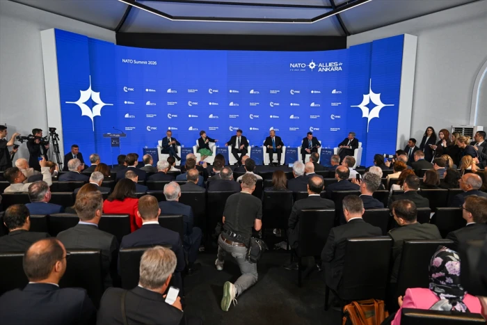 NATO Ankara Zirvesi b&uuml;nyesinde "Zirveye Doğru" paneli d&uuml;zenlendi