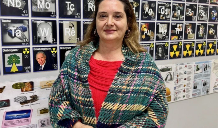 Nefes borusuna plastik parçası kaçan öğrenciyi öğretmeni Heimlich manevrasıyla kurtardı