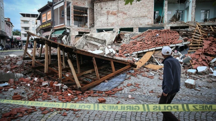 Prof. Dr. S&ouml;zbilir'den Denizli'deki depreme ilişkin a&ccedil;ıklama: