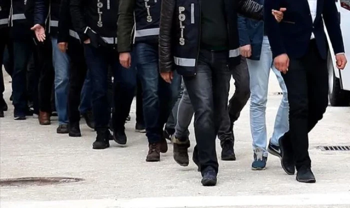 Samsun B&uuml;y&uuml;kşehir Belediye Başkanı Doğan'ın adını kullanarak dolandırıcılık yapan 6 zanlı yakalandı