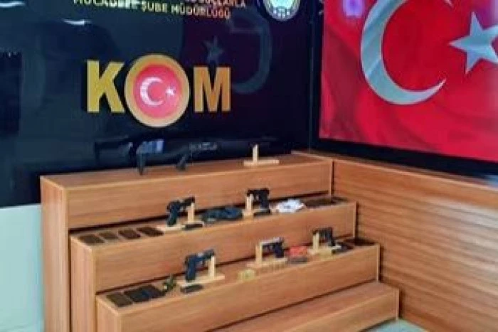 Şanlıurfa'da su&ccedil; &ouml;rg&uuml;t&uuml; operasyonunda 21 ş&uuml;pheli yakalandı