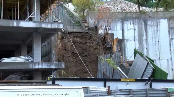 Şişli'de çöken yol onarıldı