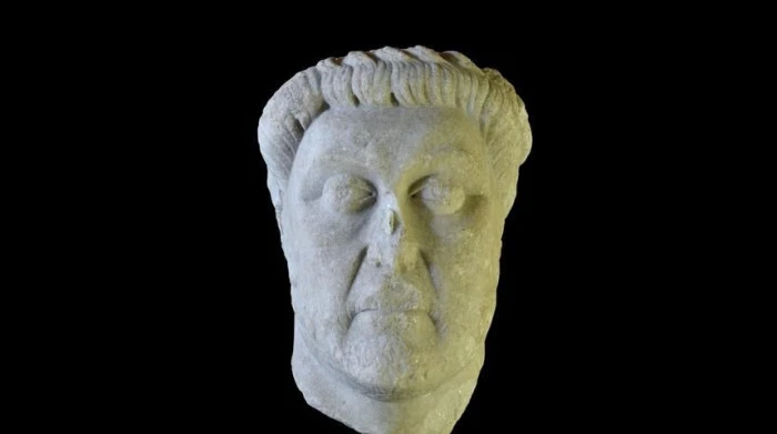 Smyrna Antik Kenti k&ouml;kenli mermer heykel başı ABD'den T&uuml;rkiye'ye iade edildi