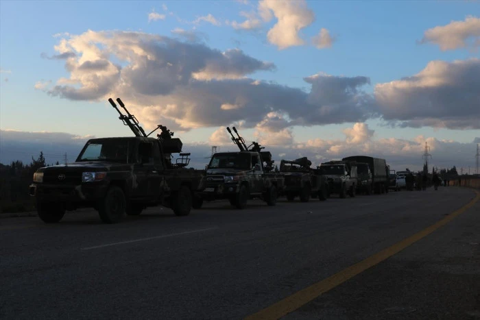 Suriye'de devrik rejim askerleri ile bazı PKK'lı ter&ouml;ristler  Aynularab'dan Haseke'ye ge&ccedil;ti