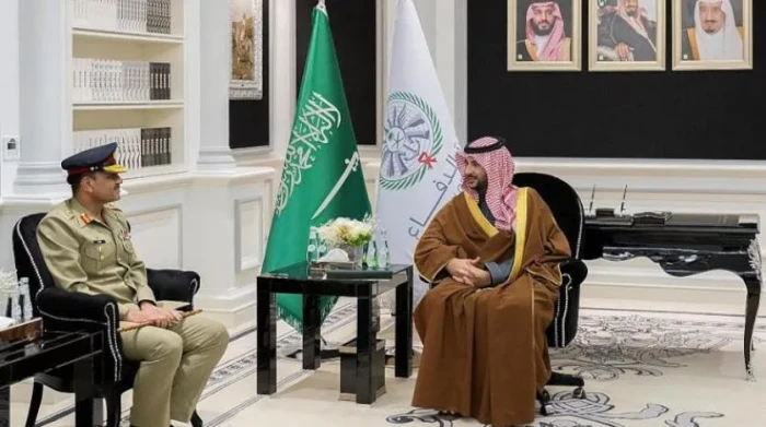 Suudi Arabistan Savunma Bakanı ile Pakistan Genelkurmay Başkanı'ndan işbirliği vurgusu