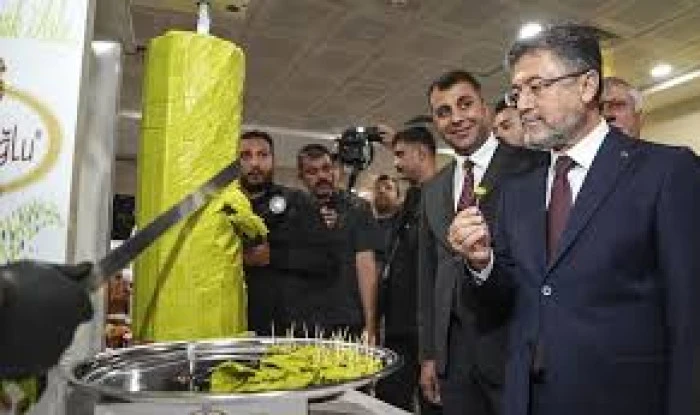 Tarım ve Orman Bakanı Yumaklı, Bakanlık ekiplerinin gıda denetimine eşlik etti: