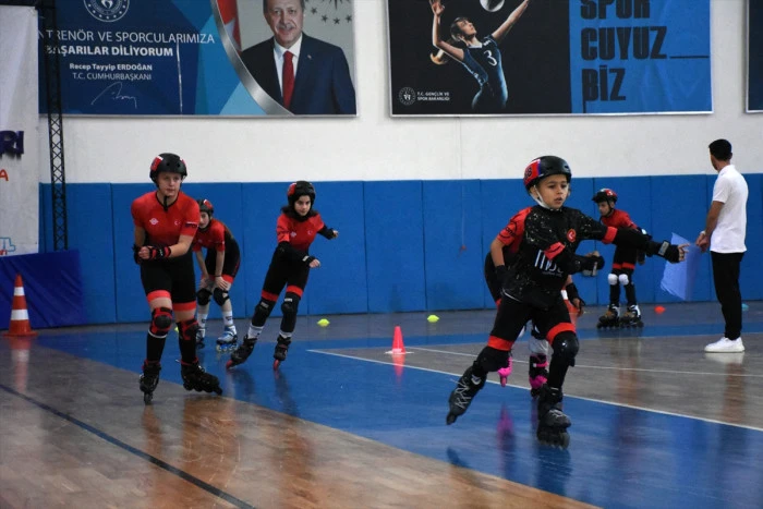 Tekerlekli Paten Türkiye Kulüpler Şampiyonası Karaman'da başladı