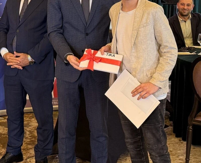 TİKA, Romanya'daki bilgi yarışmasında dereceye giren soydaş &ouml;ğrenciler i&ccedil;in &ouml;d&uuml;l t&ouml;reni d&uuml;zenledi