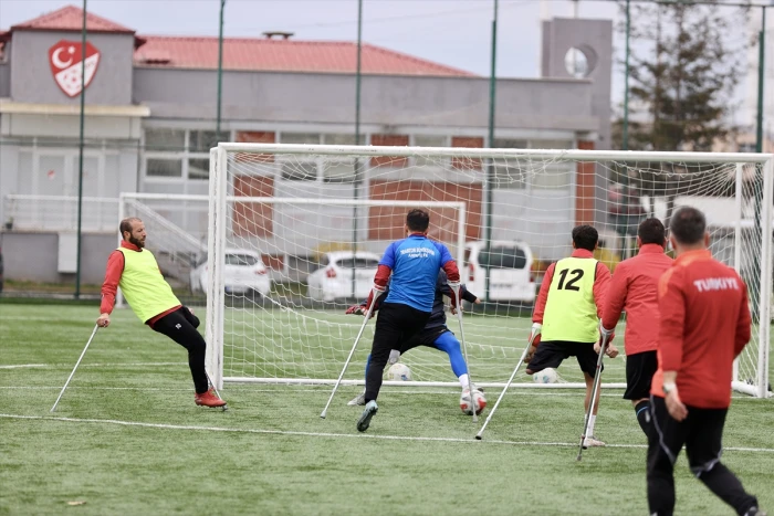 Trabzon B&uuml;y&uuml;kşehir Belediyesi Ampute Futbol Takımı'nda hedef "ilk 2"