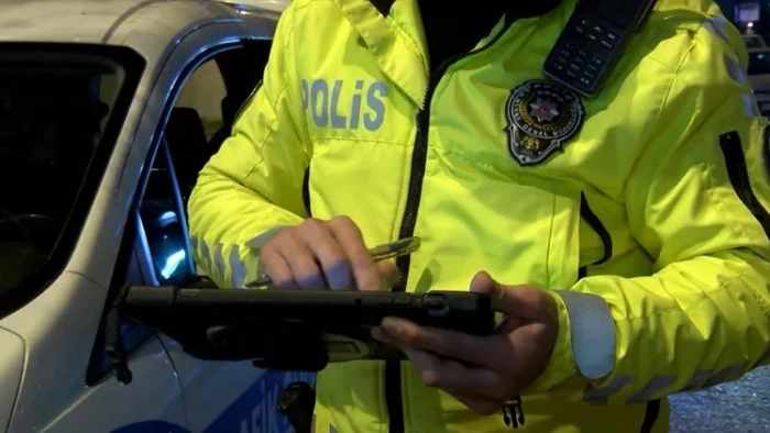 Trafik cezalarının artırılmasına y&ouml;nelik d&uuml;zenlemeleri de i&ccedil;eren kanun teklifi, TBMM Genel Kurulunda