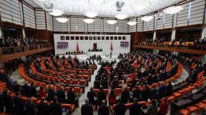 Trafik cezalarının artırılmasına yönelik düzenlemeleri de içeren kanun teklifi TBMM'de 