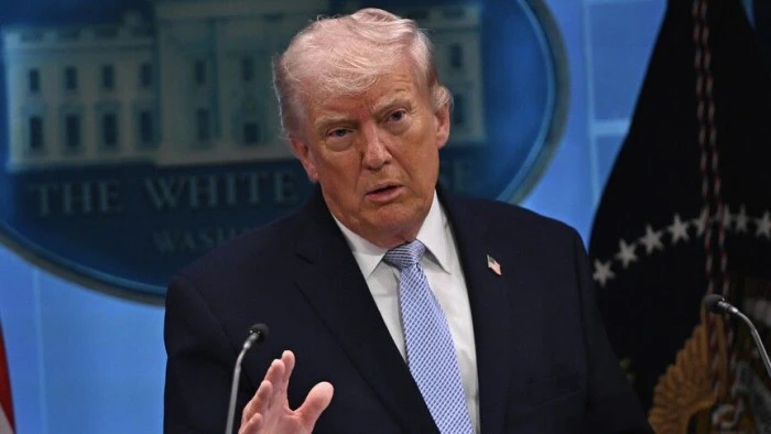 Trump'tan İngiltere Başbakanı Starmer'ın Epstein bağlantılı b&uuml;y&uuml;kel&ccedil;i a&ccedil;ıklamasına yanıt: