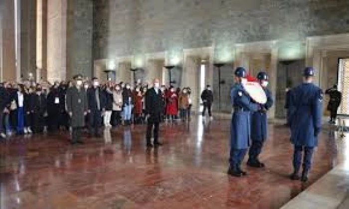 TÜRK-İŞ Genel Başkanı Atalay ve beraberindeki heyet Anıtkabir'i ziyaret etti
