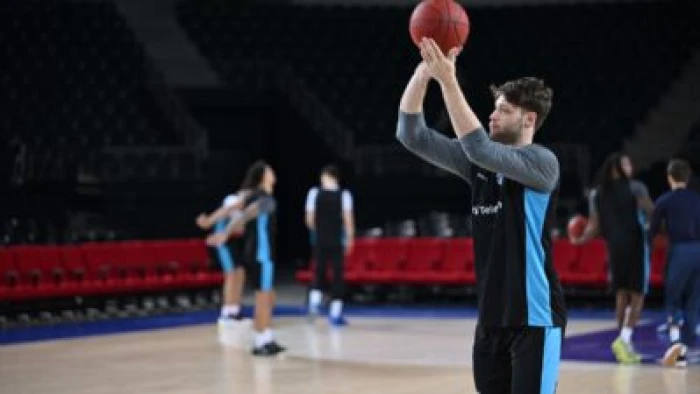 T&uuml;rk Telekom Başantren&ouml;r&uuml; Erdem Can'ın odağı BKT Avrupa Kupası &ccedil;eyrek finali: