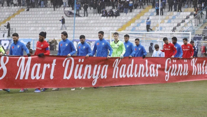 T&uuml;rkiye genelinde 8 Mart D&uuml;nya Kadınlar G&uuml;n&uuml; "S&uuml;rd&uuml;r&uuml;lebilir Kalkınmada Kadın Hamlesi" temasıyla kutlandı