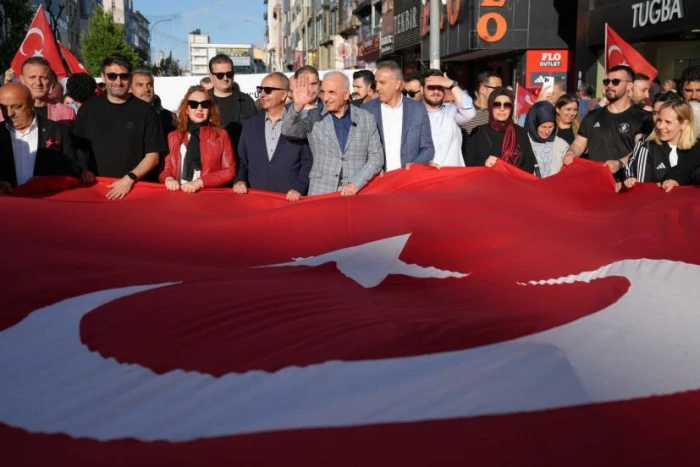 &Uuml;mraniye'de "Gen&ccedil;lik ve Spor" y&uuml;r&uuml;y&uuml;ş&uuml; d&uuml;zenlendi