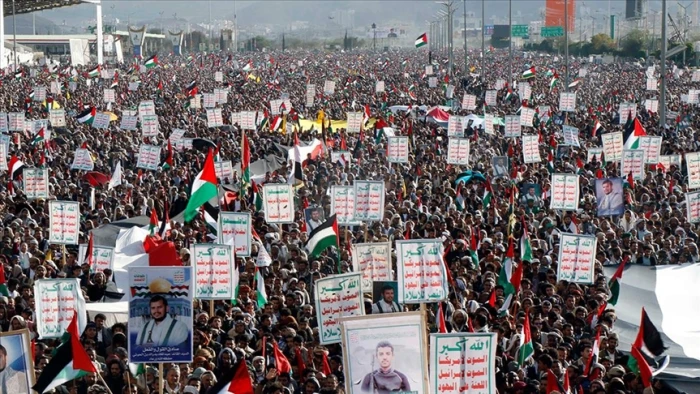 Yemen'de binlerce kişi, ateşkese rağmen Gazze'ye saldırılarını s&uuml;rd&uuml;ren İsrail'i protesto etti