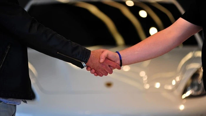 Yetki belgeli ikinci el araç satışına getirilen harç istisnasının kayıtlı ticareti artırması bekleniyor